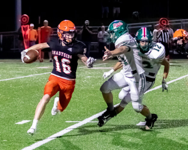 Shamrocks Beat Tigers, Start 4-0